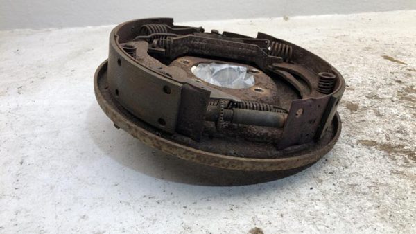 1991-1996 Chevy Caprice Passenger Right Rear Brake Backing Plate Assembly Oem — photo 8