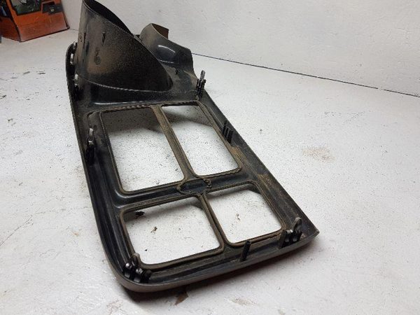 2000 Gmc Yukon Dash Bezel Speedometer Trim Surround Panel Oak 67I Trim Code — photo 7