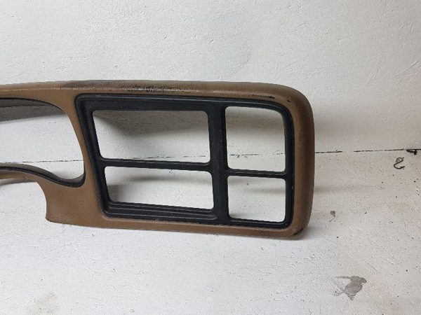 2000 Gmc Yukon Dash Bezel Speedometer Trim Surround Panel Oak 67I Trim Code — photo 2