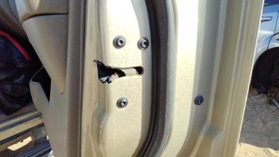 1995-2005 Ford Explorer Passenger Right Front Door Latch With Rods/Cables Oem