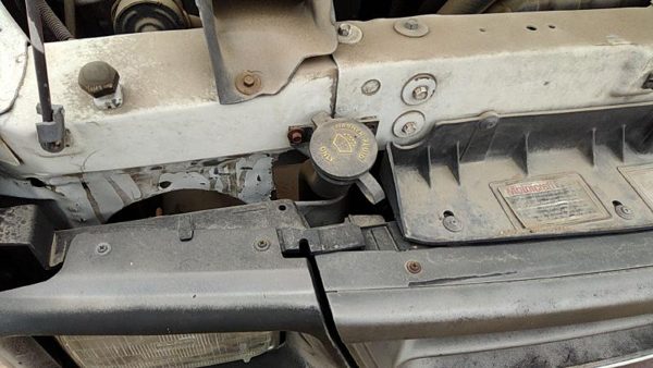 92-96 Ford Van E250 Windshield Washer Fluid Reservoir With Pump Oem Wiper Tank — photo 2