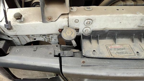 92-96 Ford Van E250 Windshield Washer Fluid Reservoir With Pump Oem Wiper Tank — photo 1