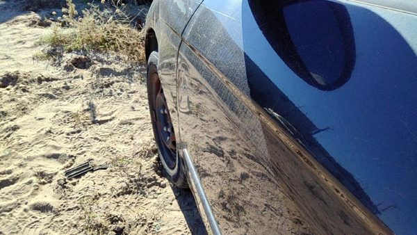 2005 Kia Spectra Front Door LH 4DR Eb Black — photo 7