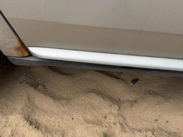 05-07 Fivehundred Passenger Right Rear Moulding From Door Back Trim Strip Silver — photo 3