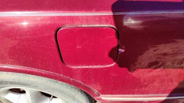 96-99 Olds 88 Fuel Tank Door With Hinge Gas Lid Oem Filler Red — photo 2