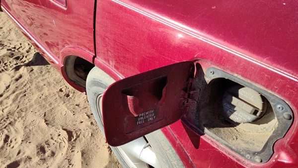96-99 Olds 88 Fuel Tank Door With Hinge Gas Lid Oem Filler Red — photo 4