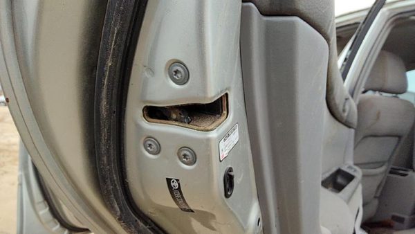 2002-2006 Toyota Camry Driver Left Rear Door Latch With Rods/Cables Oem Back — photo 1