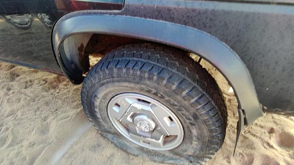 93-95 Nissan Pathfinder Driver Left Rear Wheel Flare Oem Quarter Moulding Black — photo 1