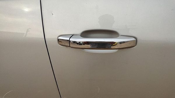 2015 Chevy Silverado 1500 Outside Door Handle RH Gan Silver — photo 2
