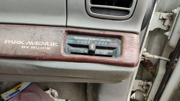 2000 Buick Park Avenue Heater A/c Control Ave — photo 2