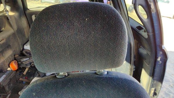 2001-2003 Dodge Caravan Pair Of Front Headrests Oem Left Right Set Seat — photo 2