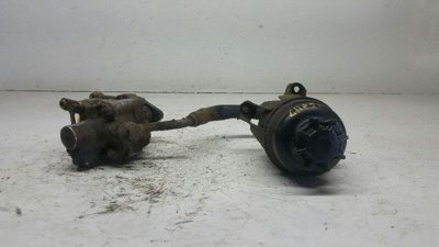 1994-1995 BMW 318I Power Steering Pump With Reservoir Tank bottle 32411141681