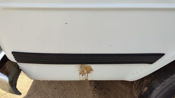 1992-1996 Gmc Van 3500 Passenger Right Rear Moulding On Quarter Panel Oem — photo 1