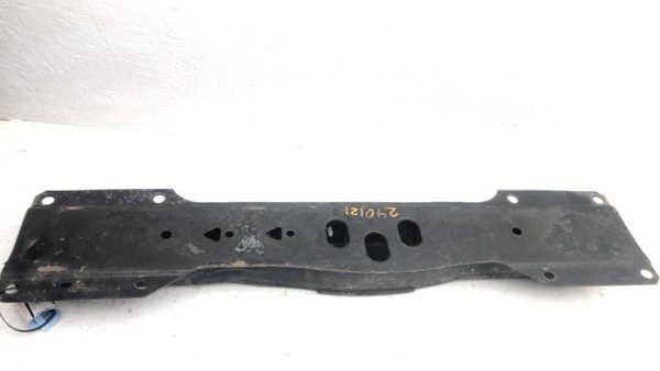 2004 Buick Rainier Transmission Crossmember Brace Bracket Oem 5.3L At 4X4 — photo 2