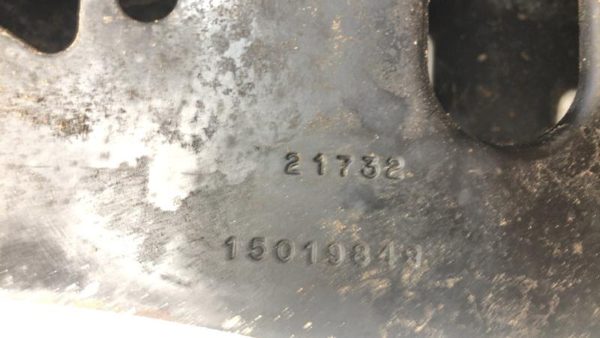 2004 Buick Rainier Transmission Crossmember Brace Bracket Oem 5.3L At 4X4 — photo 4