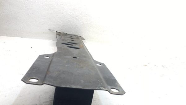 2004 Buick Rainier Transmission Crossmember Brace Bracket Oem 5.3L At 4X4 — photo 6