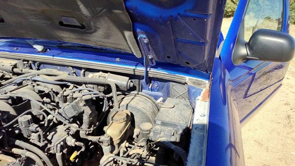 2005 Ford Ranger Hood Hinge RH Blue Sn — photo 4
