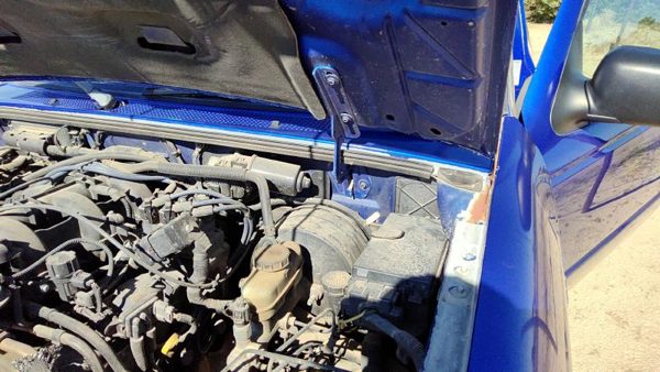 2005 Ford Ranger Hood Hinge RH Blue Sn — photo 7