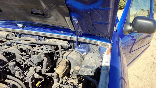 2005 Ford Ranger Hood Hinge RH Blue Sn — photo 5