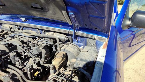 2005 Ford Ranger Hood Hinge RH Blue Sn — photo 8