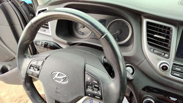 2016-2018 Hyundai Tucson Steering Wheel Oem Black Try 56110D3570Try — photo 2