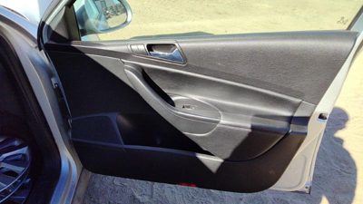 2007-2010 Vw Passat Passenger Right Front Door Trim Panel With Switches Qq Black