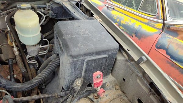 2000-2002 Chevy Silverado 2500 Engine Fuse Box Power Distribution Panel Oem 6.0L — photo 3