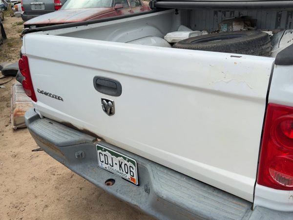 2006 Dodge Dakota Trunk/decklid/hatch/tailgate White PW7 — photo 4