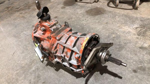 1984-1985 Jeep Cherokee Manual Transmission Assembly Oem 5 Speed 2.5L Mt 4X4 — photo 2