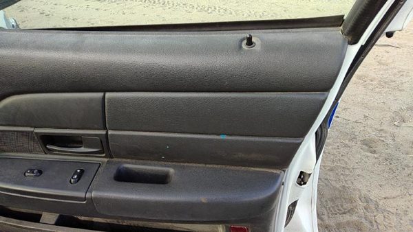 2005 Ford Crown Vic Passenger Right Front Door Trim Panel With Switches Black — photo 4
