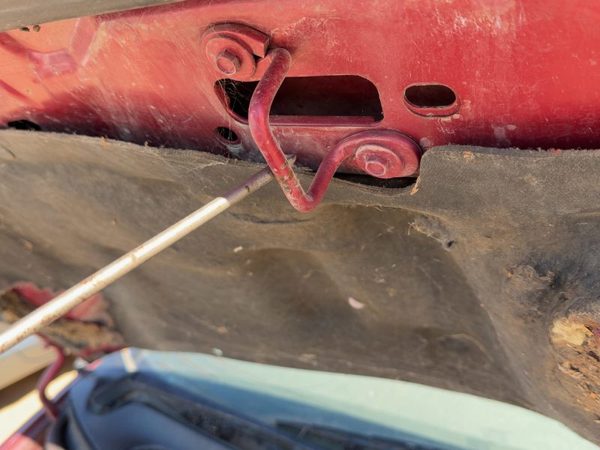 1996-2007 Chrysler Town & Country Hood Latch Striker 4716068 — photo 2