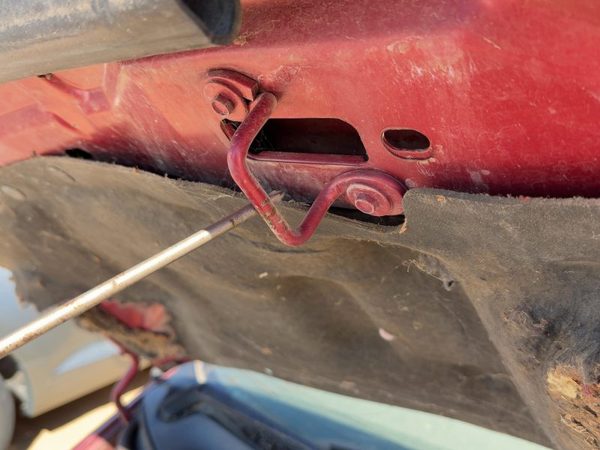 1996-2007 Chrysler Town & Country Hood Latch Striker 4716068 — photo 3