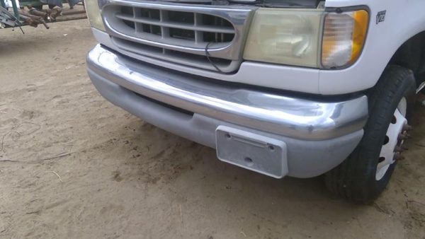 2002 Ford E-350 Super Duty Front Bumper Assy. Van E450 White Yz — photo 3