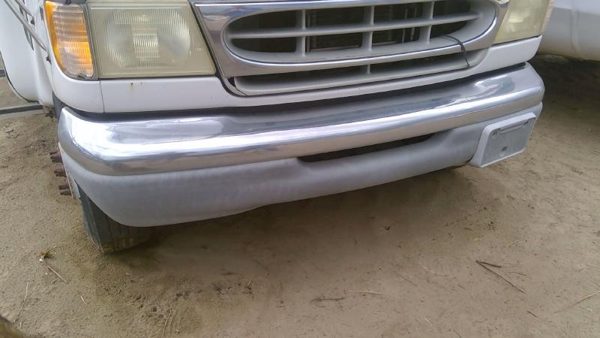 2002 Ford E-350 Super Duty Front Bumper Assy. Van E450 White Yz — photo 2