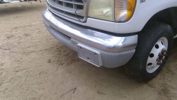 2002 Ford E-350 Super Duty Front Bumper Assy. Van E450 White Yz — photo 4