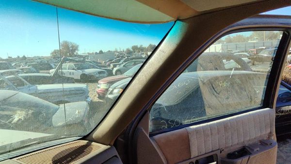 88-94 Chevy Suburban Passenger Right A Pillar Trim Windshield Post Panel Oem Tan — photo 3