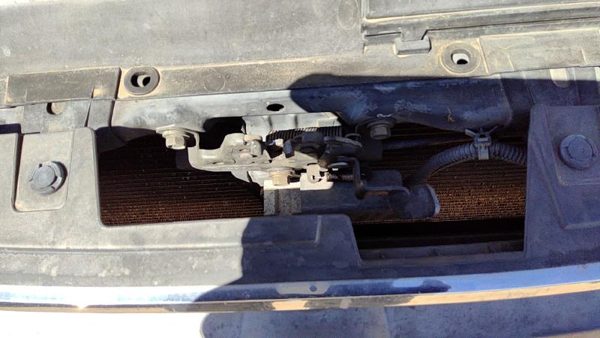 2002-2006 Nissan Altima Hood Latch Assembly With Bracket Oem 62500Zb600 — photo 2