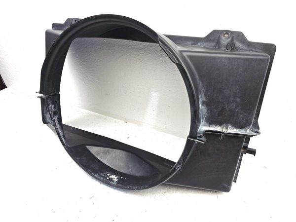 2001-2007 Sierra 1500 Hd Radiator Cooling Fan Shroud Oem Plastic Housing 6.0L — photo 9