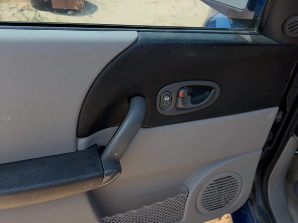 04-05 Saturn Vue Redline Driver Left Front Door Trim Panel With Switch Gray 17D — photo 5