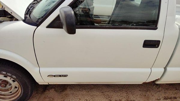 1999 S10/s15/sonoma Truck Front Door LH White 50U — photo 5