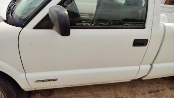 1999 S10/s15/sonoma Truck Front Door LH White 50U — photo 6