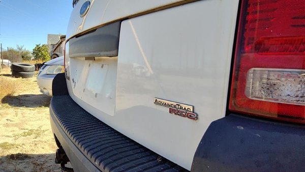 2005 Ford Explorer Trunk/decklid/hatch/tailgate Yz Oxford White — photo 5