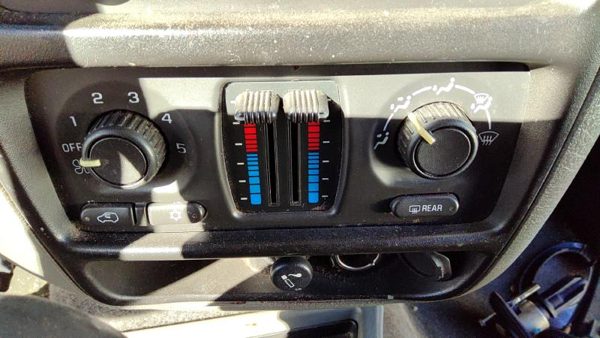 03-09 Chevy Trail Blazer Temperature Control Module In Dash Heater Ac Head Unit — photo 3