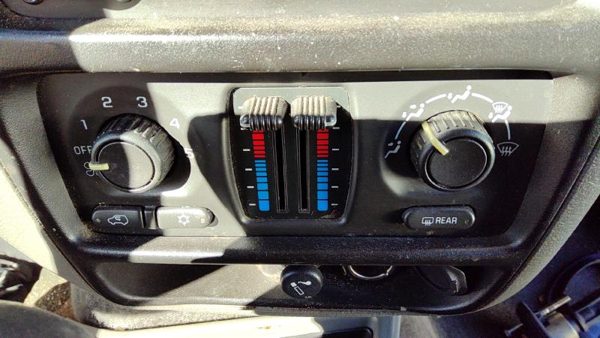 03-09 Chevy Trail Blazer Temperature Control Module In Dash Heater Ac Head Unit — photo 4