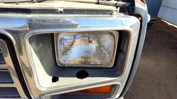1980-1986 Ford F150 Driver Left Head Light Oem Front Lamp E1tz13008a — photo 1