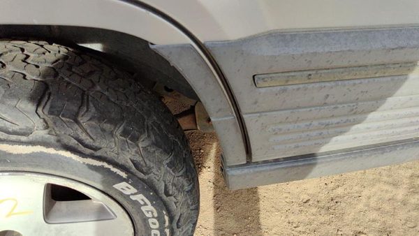 1993-1995 Jeep Grand Cherokee Passenger Right Rear Moulding On Quarter Panel Oem — photo 2