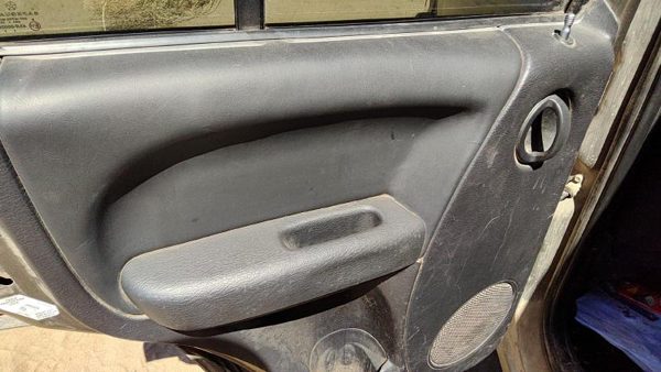 02-04 Jeep Liberty Driver Left Rear Door Trim Panel With Switches Back Gray Dv — photo 3