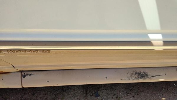 91-94 Ford Explorer Driver Left Front Moulding From Door Oem Trim Strip White — photo 3
