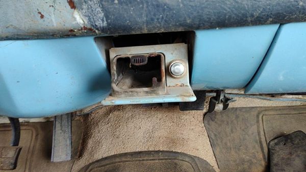 1973-1991 Chevy C10 Ash Tray Assembly Oem Slide Out Dash Blue — photo 4