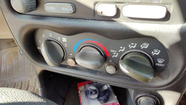 01-05 Pontiac Grand Am Temperature Control Module In Dash Heater Ac Head Unit — photo 2